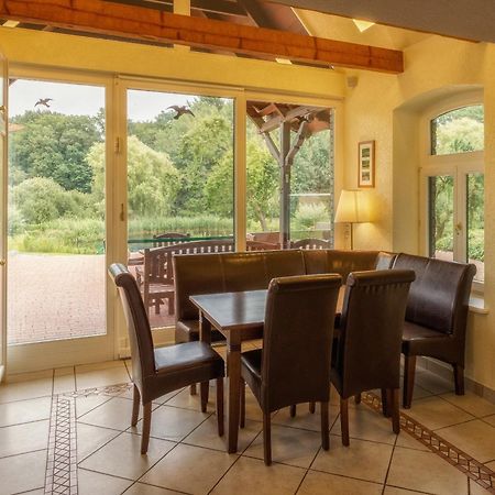 J1 Idyllisches Ferienhaus Mit Seeblick Julchendorf エクステリア 写真