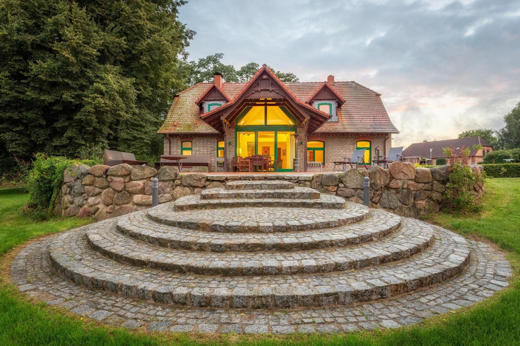 J1 Idyllisches Ferienhaus Mit Seeblick Julchendorf エクステリア 写真