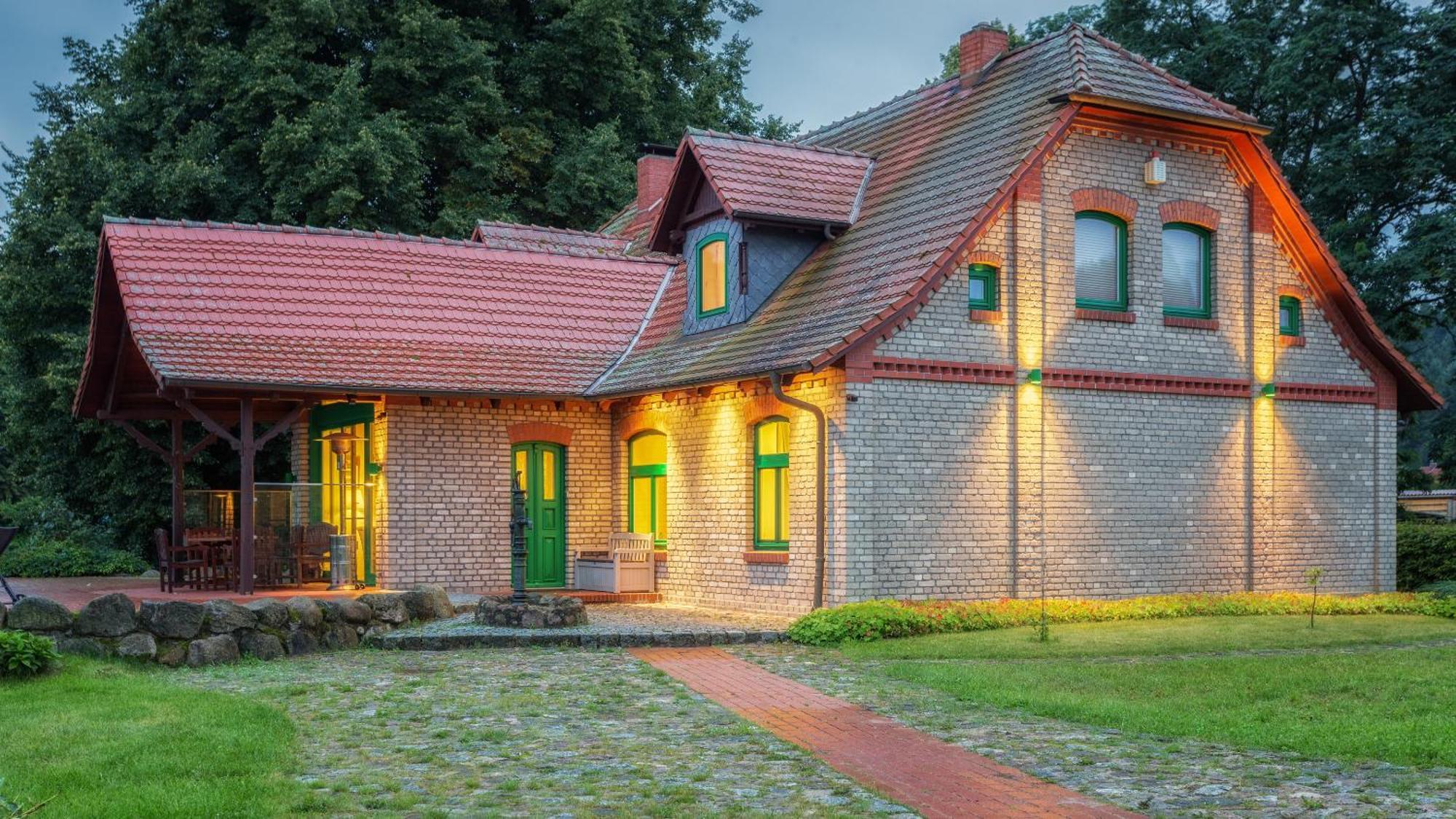 J1 Idyllisches Ferienhaus Mit Seeblick Julchendorf エクステリア 写真