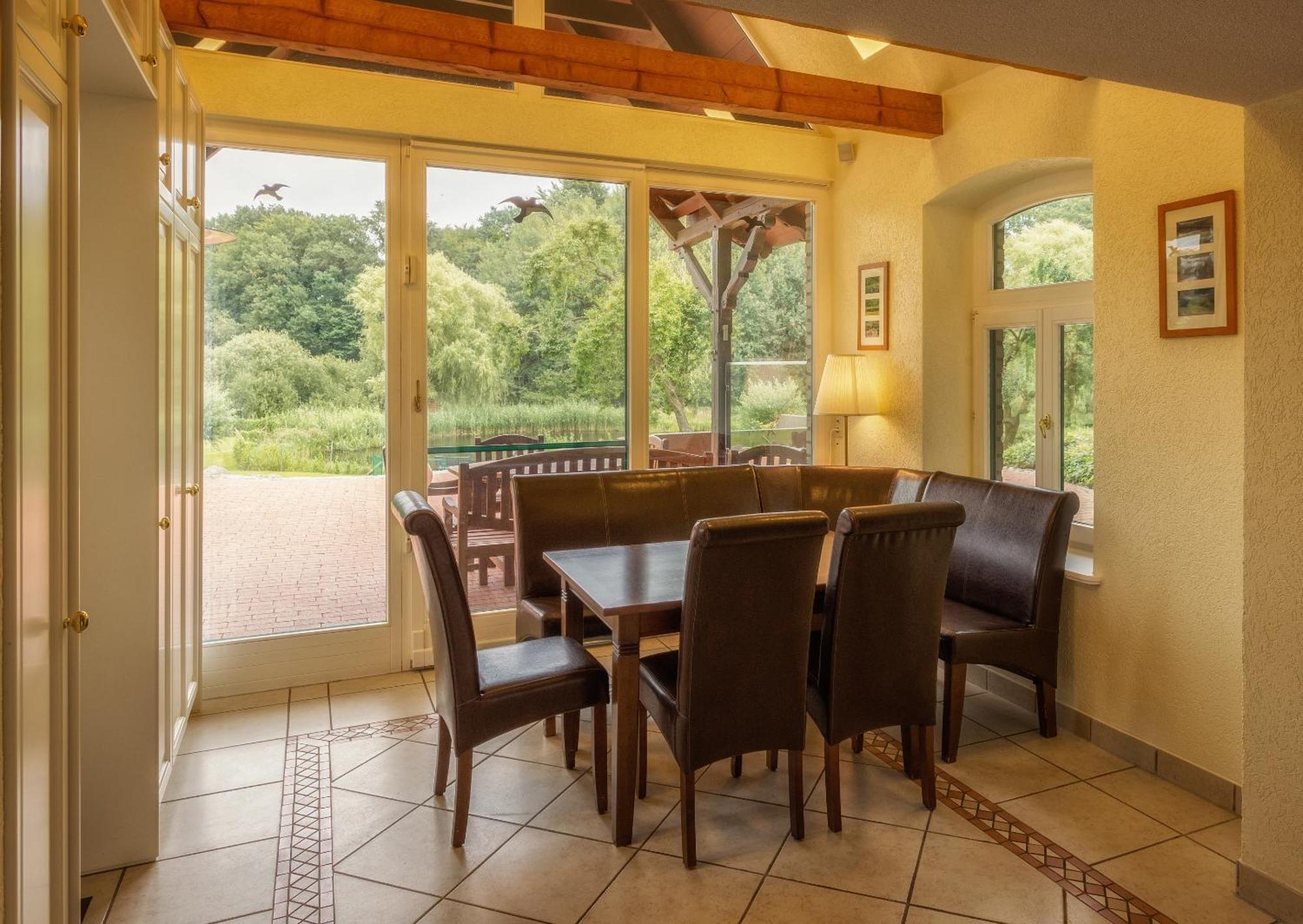 J1 Idyllisches Ferienhaus Mit Seeblick Julchendorf エクステリア 写真