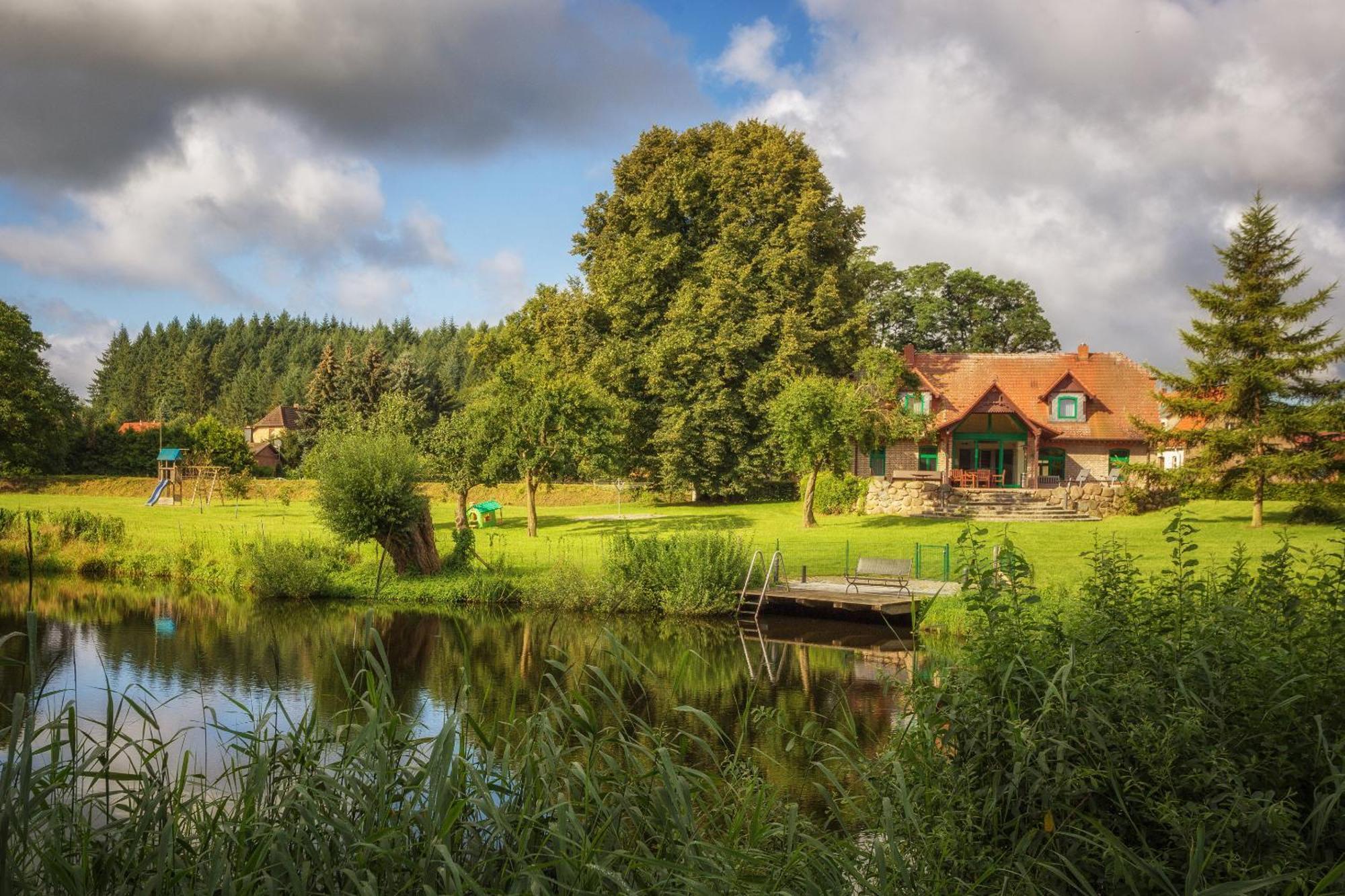 J1 Idyllisches Ferienhaus Mit Seeblick Julchendorf エクステリア 写真