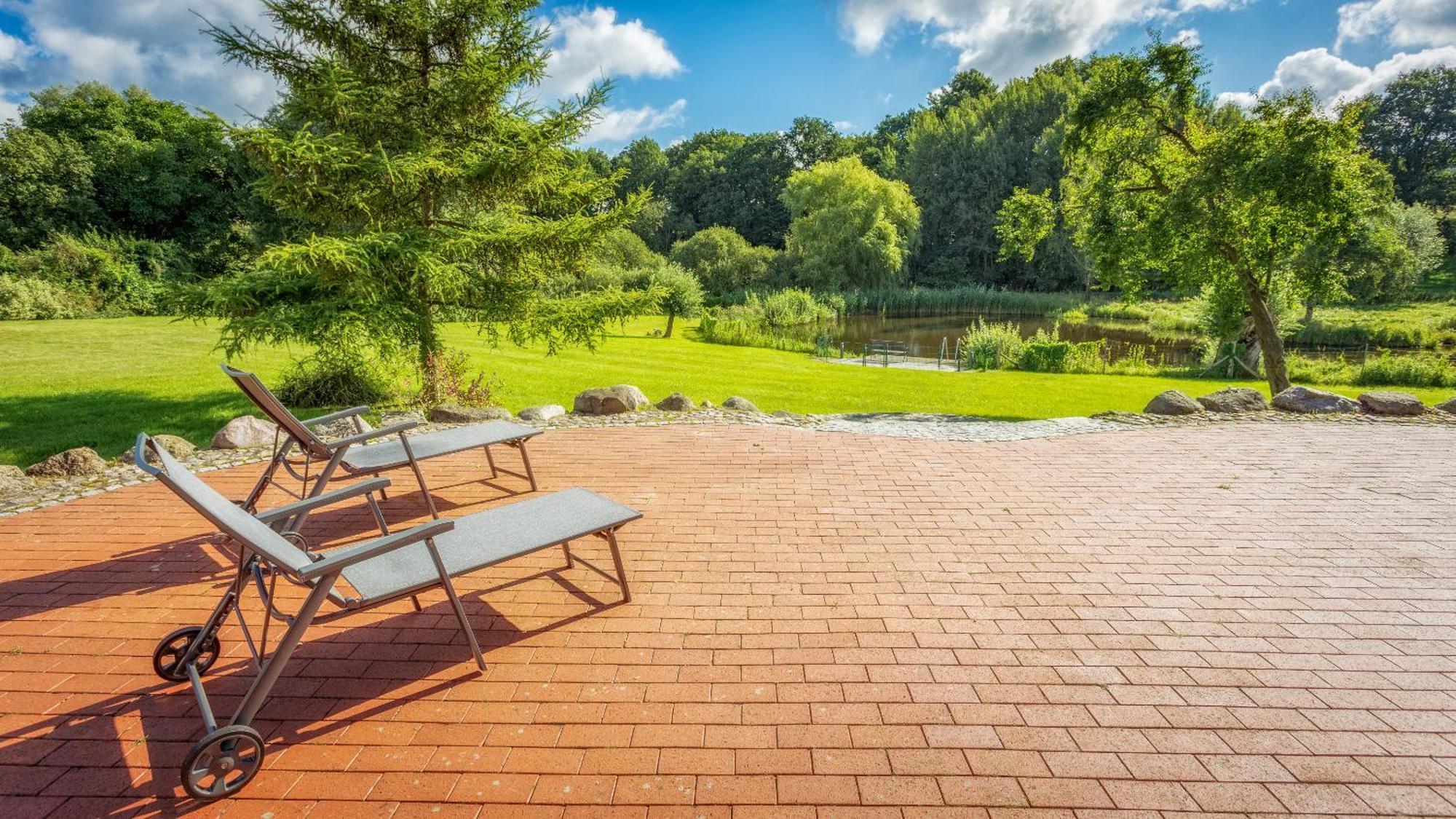 J1 Idyllisches Ferienhaus Mit Seeblick Julchendorf エクステリア 写真