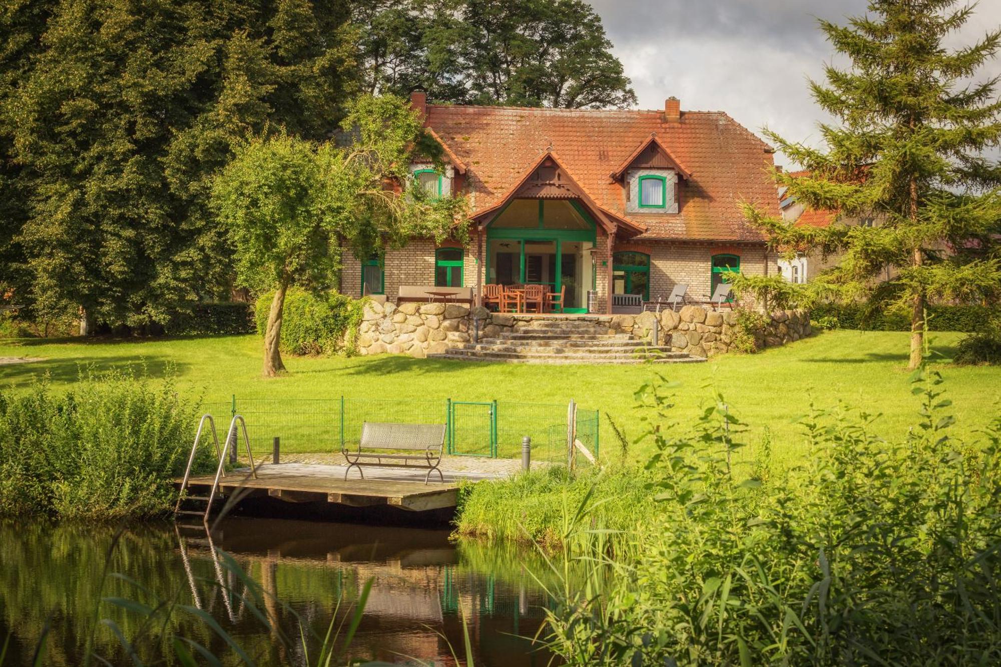 J1 Idyllisches Ferienhaus Mit Seeblick Julchendorf エクステリア 写真
